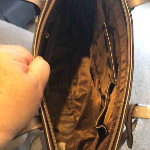 LOVEVOOK Gold Structured Tote Leather-like with matching clutch - Picture 6 of 13